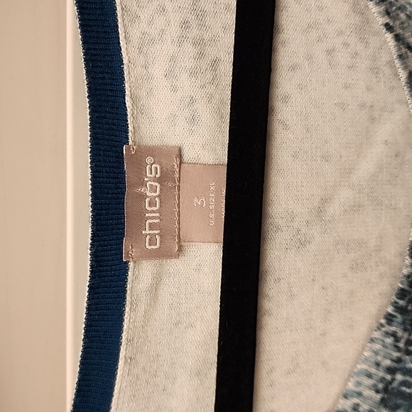 Chico's Blue Reptile Snake Print Bateau Neck Light Sweater  Size Large 3 (XL) - Picture 2 of 7